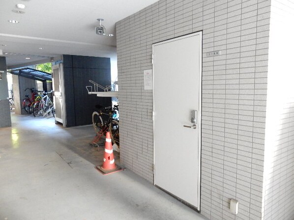 神田岩本町マンションの物件外観写真